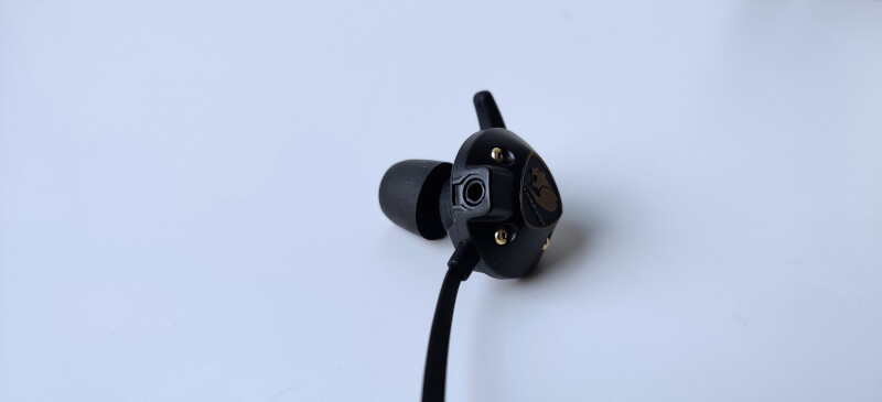  in-ear Cougar Attila gaming headset