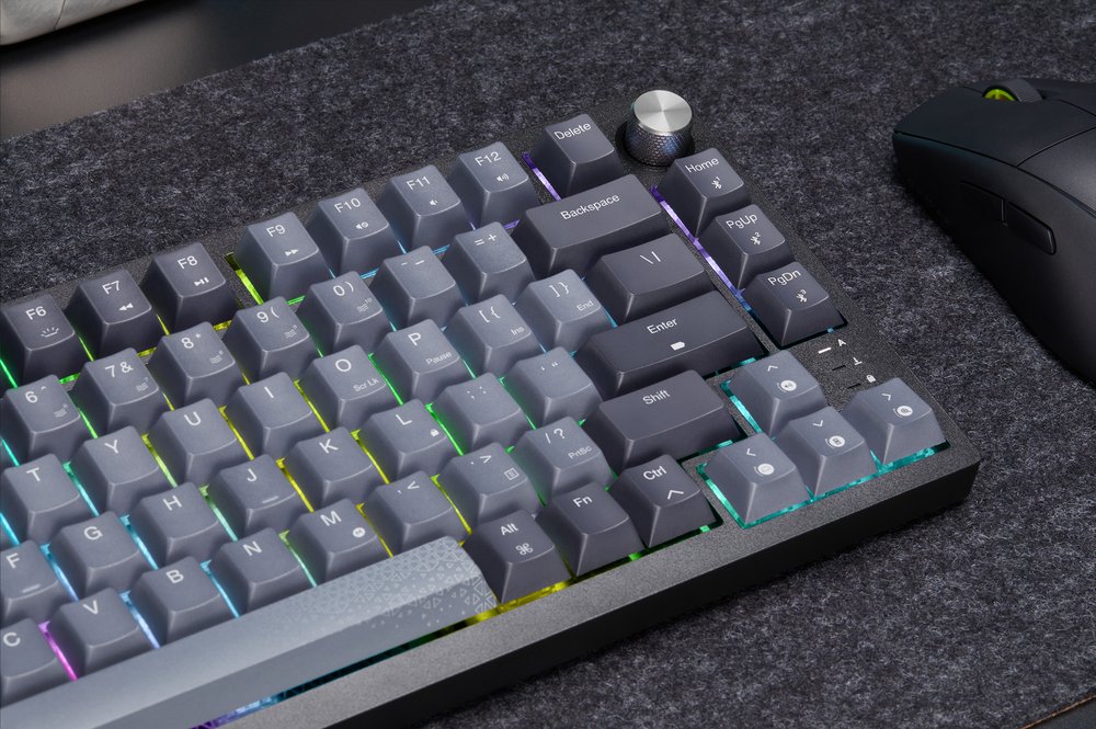 corsair_k65_plus_wire.width-1000.bgcolor-000.format-jpeg