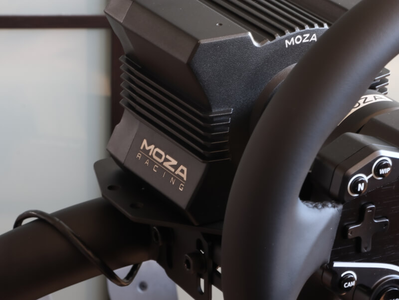 Nitro Concept racing med Moza R5