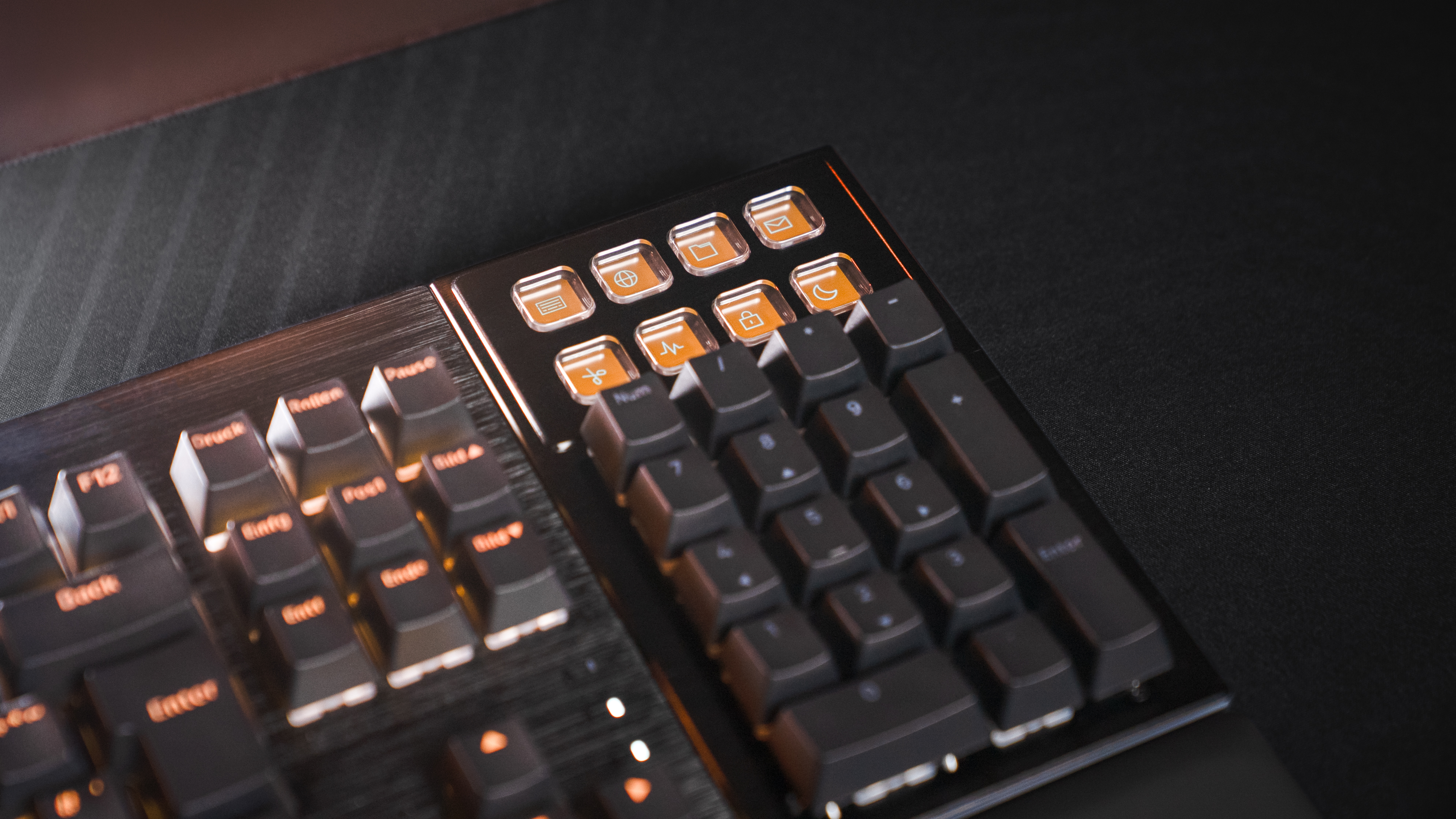 bq-computex2025-peripherials-dark-mount-3.jpg