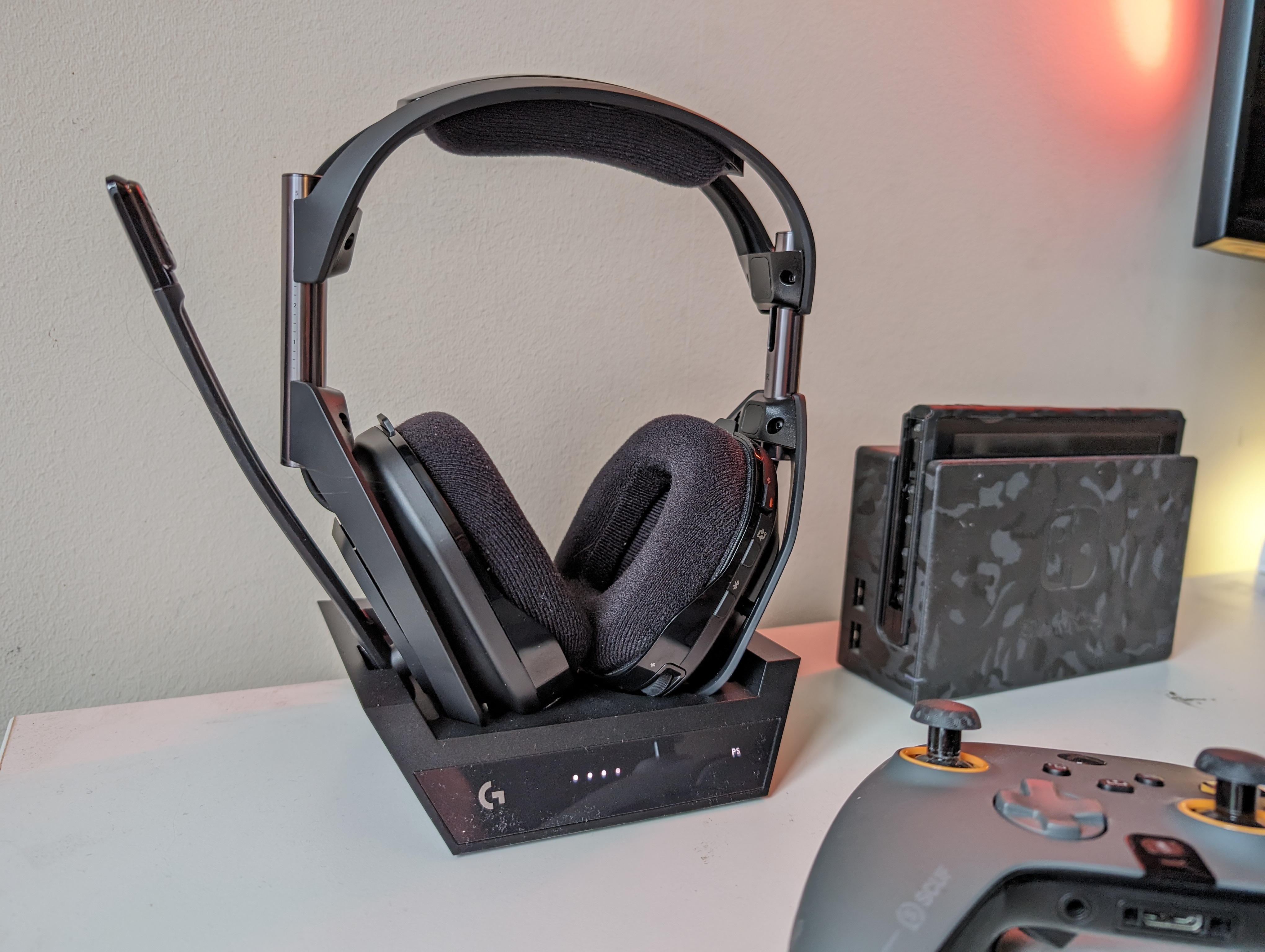 Logitech G Astro A50 X Review: Simultaneously Connect Your Consoles and PC  for a New Experience