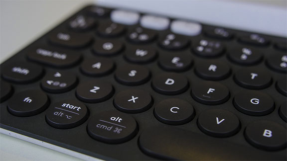 logitech_k780_close_up_function_keys_tweak_dk