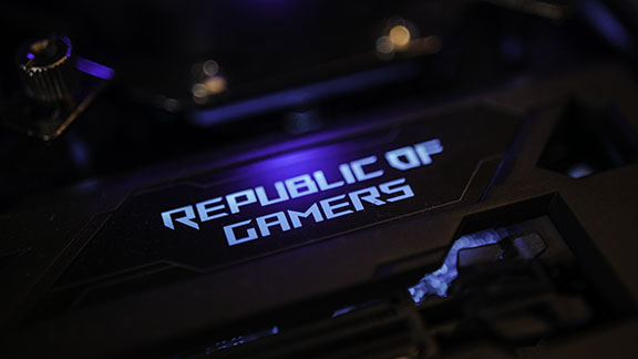 asus_rog_maximus_iv_code_rgb_led_light_tweak_dk