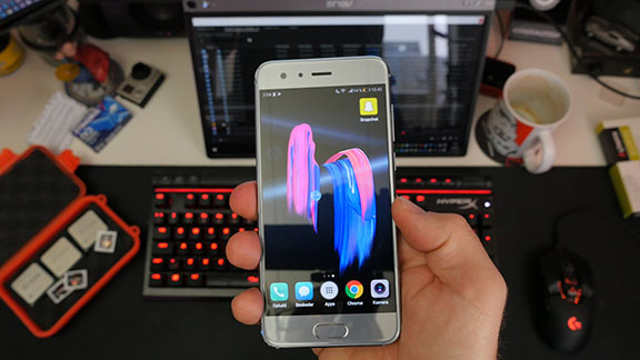honor_9_size_in_hand_tweak_dk