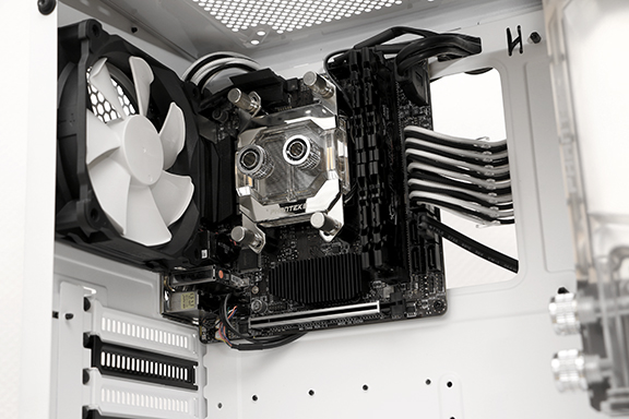tweak_dk_phanteks_eclipse_p300_tempered_mitx_build_48