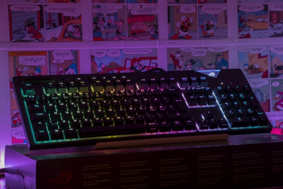 tweak_dk_asus_rog_swift_flare_mechanical_rgb_keyboard_04