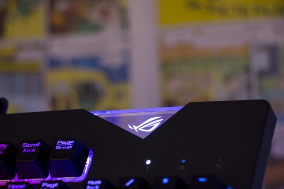 tweak_dk_asus_rog_swift_flare_mechanical_rgb_keyboard_10