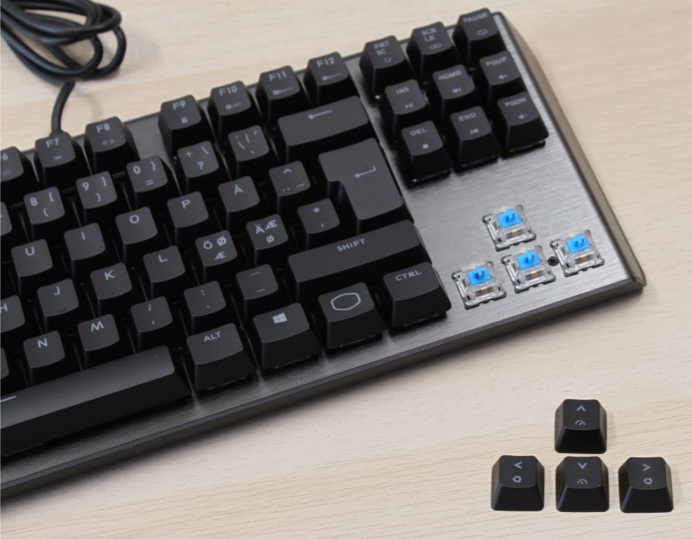 12_Cooler_Master_CK530_mekanisk_tenkeyless_tastatur_blå_kontakter