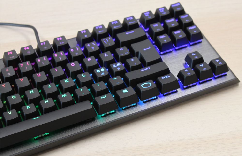 27_Cooler_Master_CK530_mekanisk_tenkeyless_tastatur_afsluttende_højre