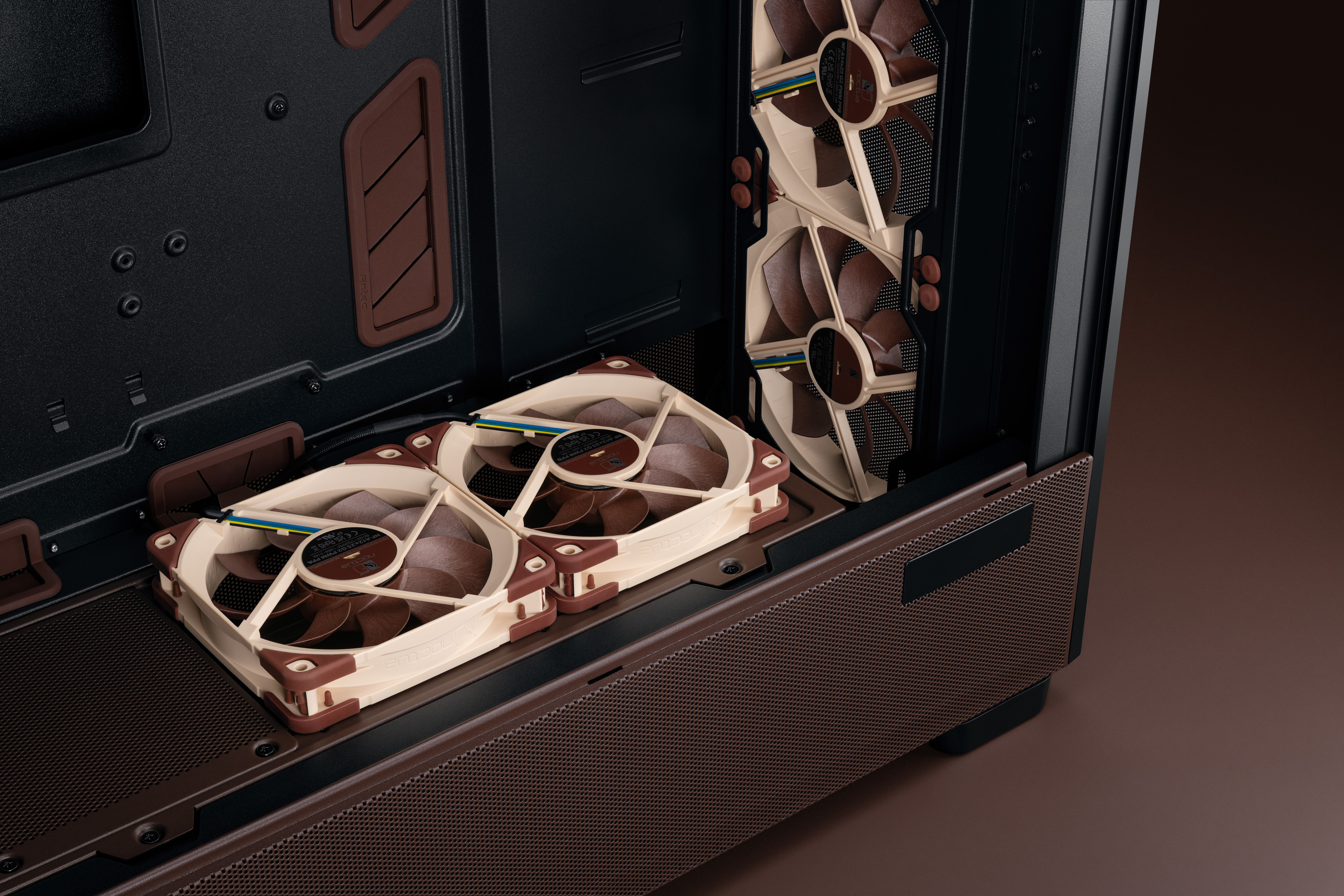 antec_flux_pro_noctua_edition_close_up_03.jpg