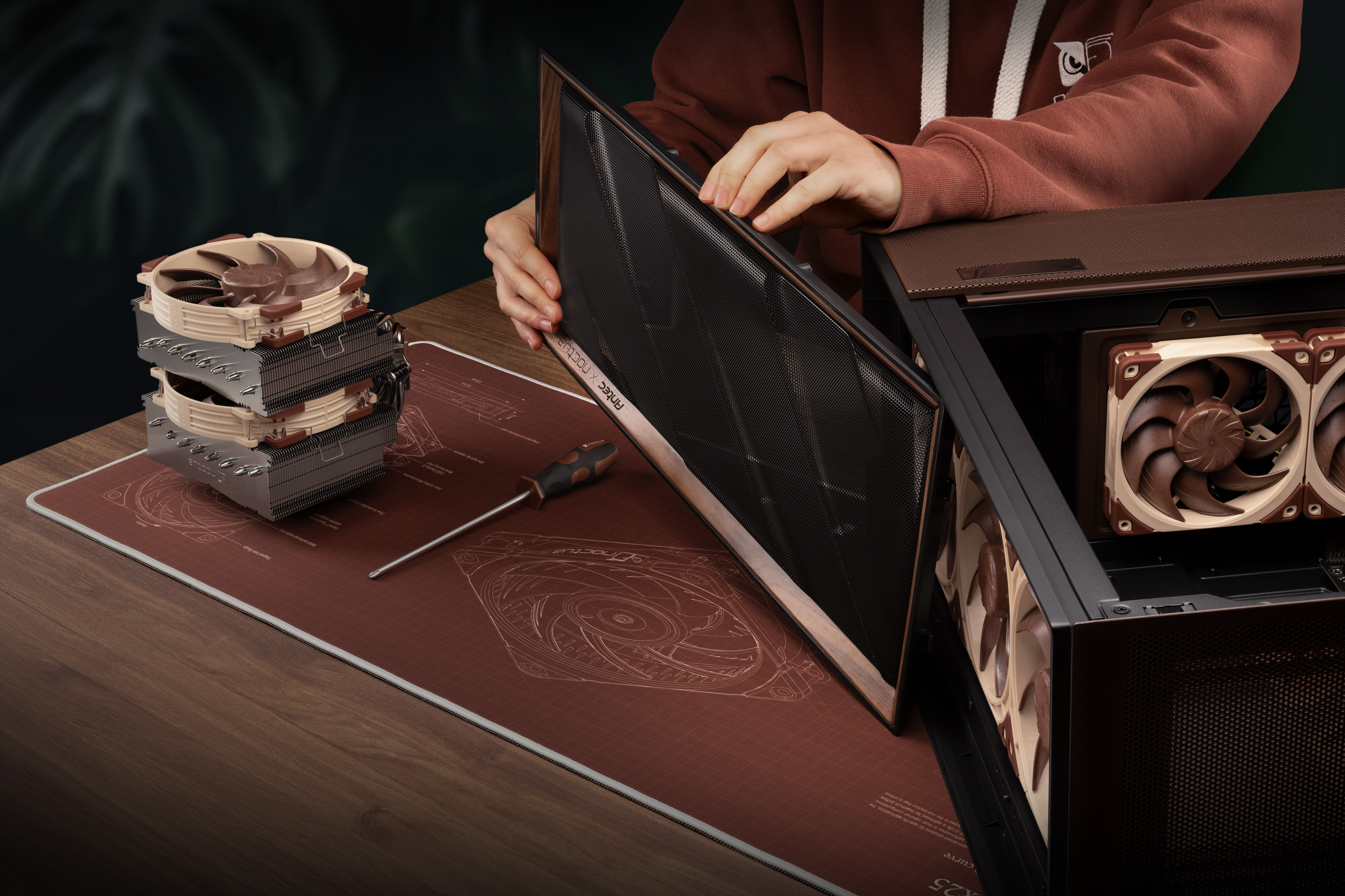 antec_flux_pro_noctua_edition_lifestyle_01.jpg